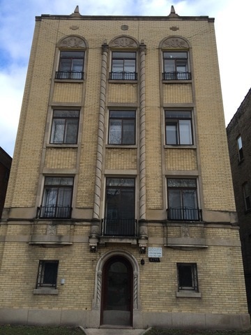 6235 N Francisco Ave, Chicago, IL 60659 - photo 1