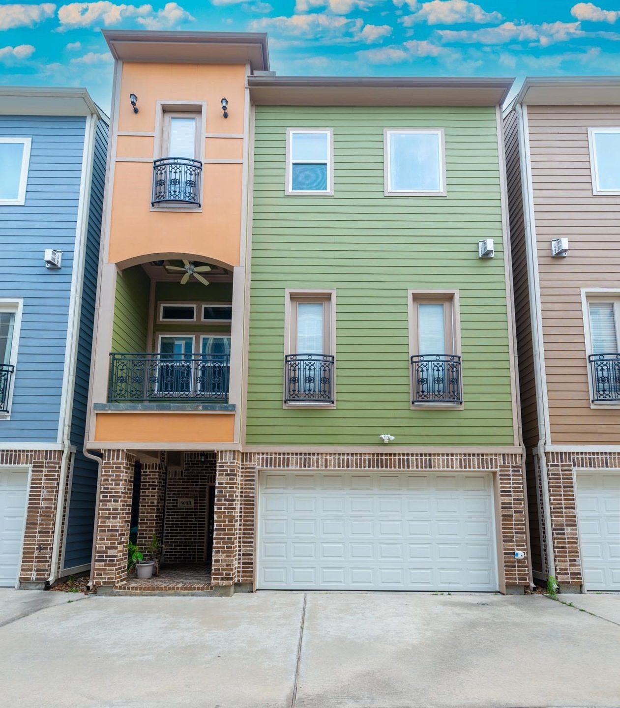 609 Rutland St unit B, Houston, TX 77007 - photo 1