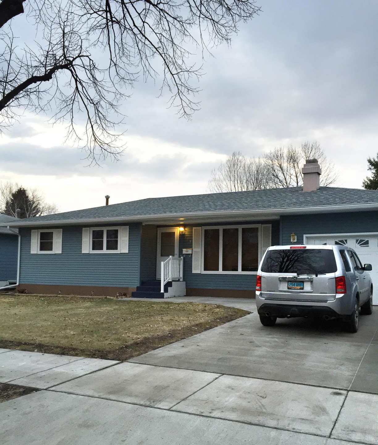 818 S 23rd St, Grand Forks, ND 58201 - photo 1