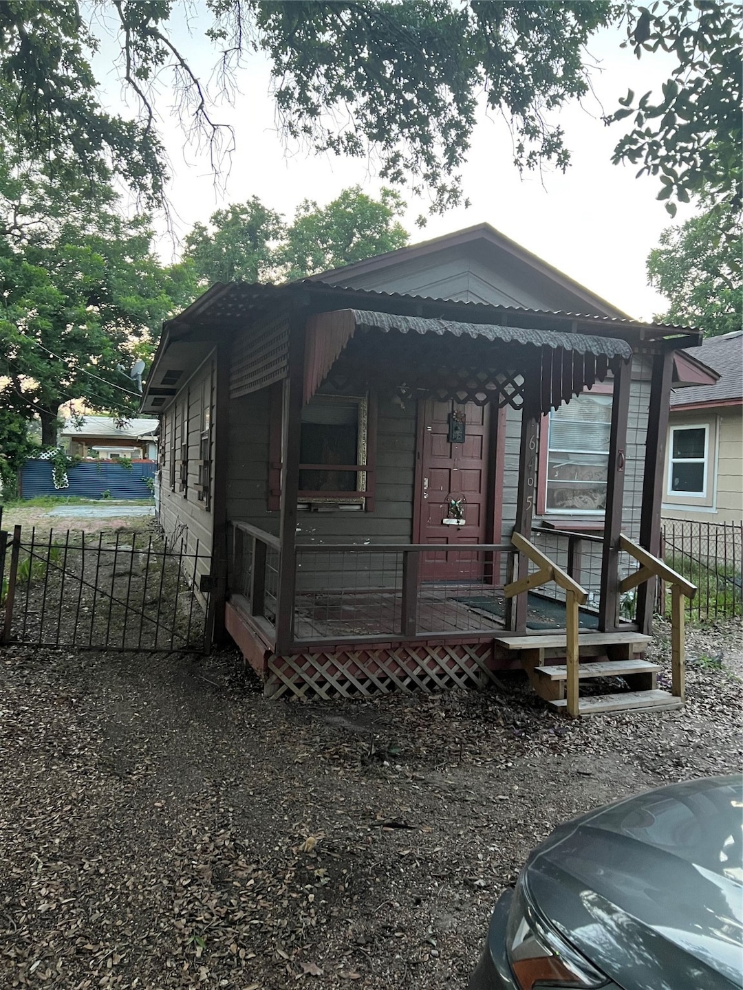 6405 Helmers St, Houston, TX 77022 - photo 1