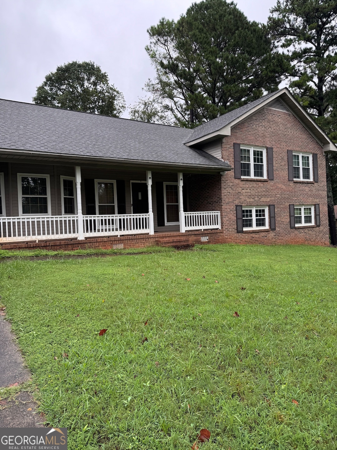 532 Villa Dr SW, Lilburn, GA 30047 - photo 1