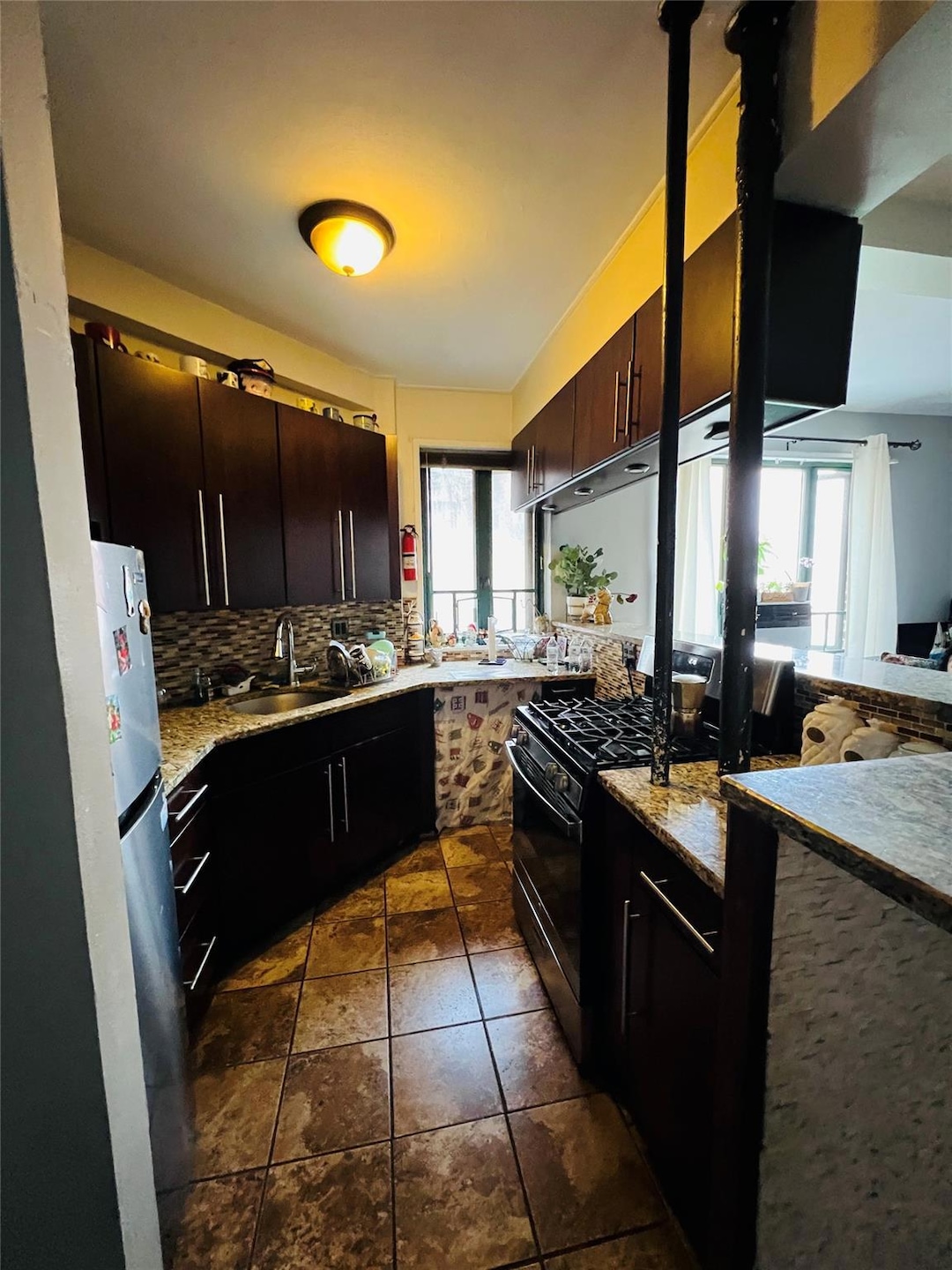 89 Metropolitan Oval unit 7B, Bronx, NY 10462 - photo 1