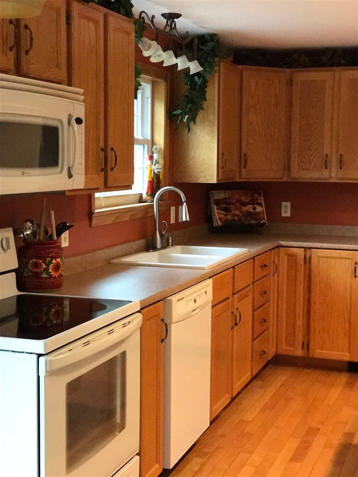 772 St Johhnsbury Rd, Littleton, NH 03561 - photo 1