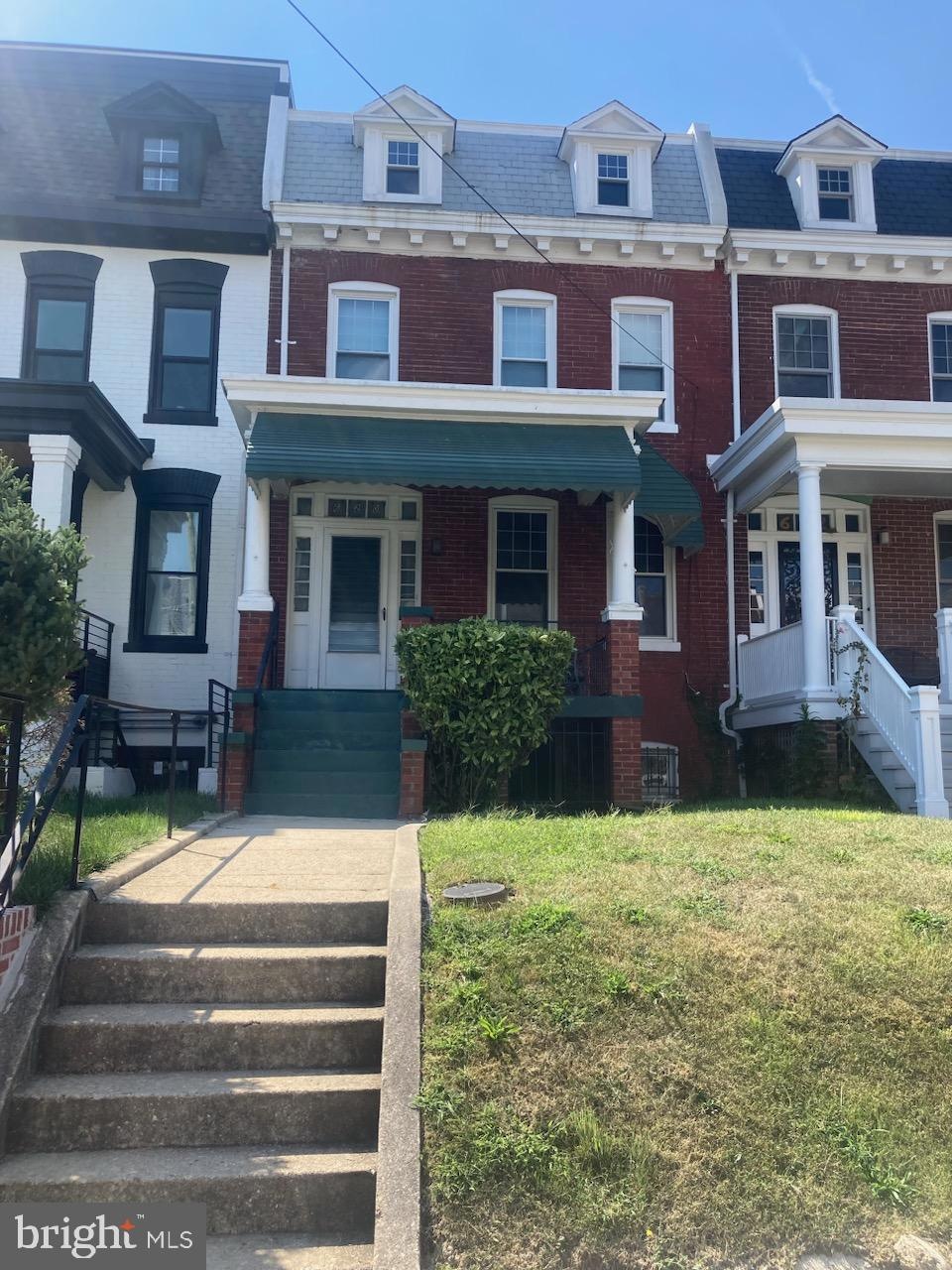 Sold $710,000 • Co-Listing Agent