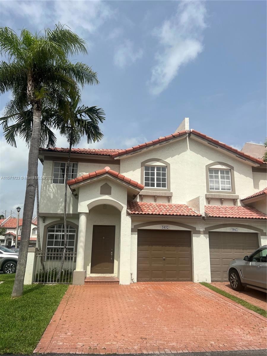 5052 NW 116th Ave, Doral, FL 33178 - photo 1