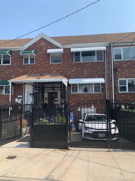 628 Underhill Ave, Bronx, NY 10473 - photo 1