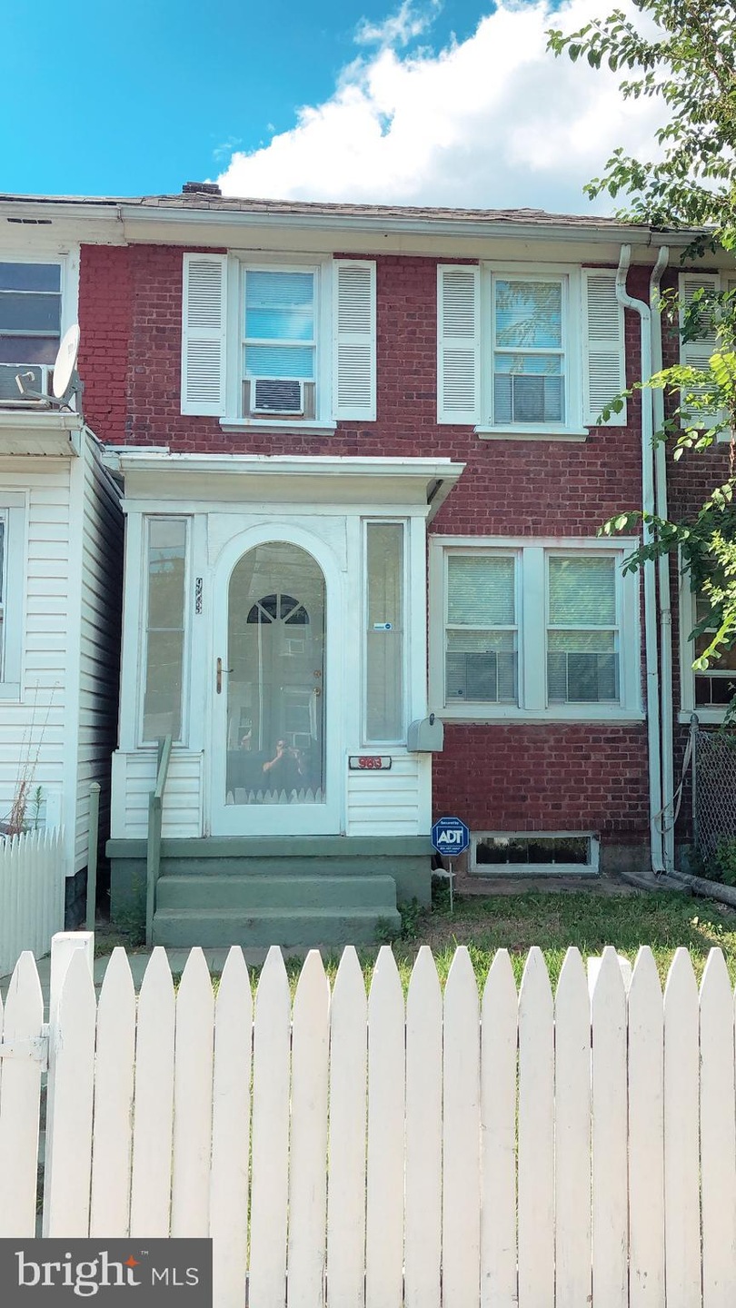 983 Trent Rd, Camden, NJ 08104 - photo 1
