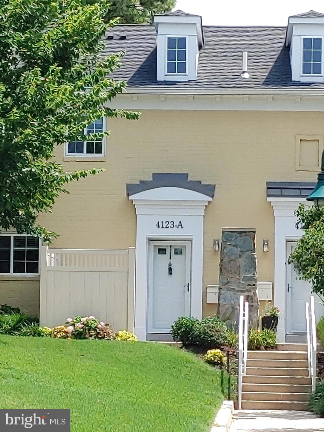 4123 S Four Mile Run Dr unit A, Arlington, VA 22204 - photo 1