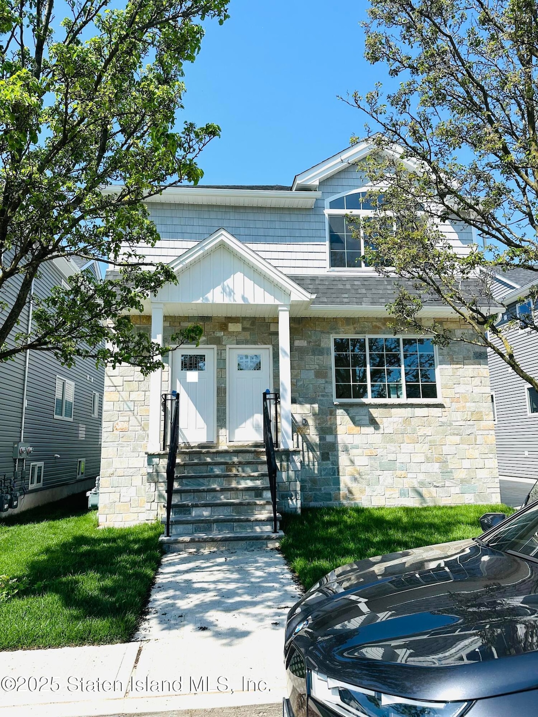 76B2-THE HOUSE