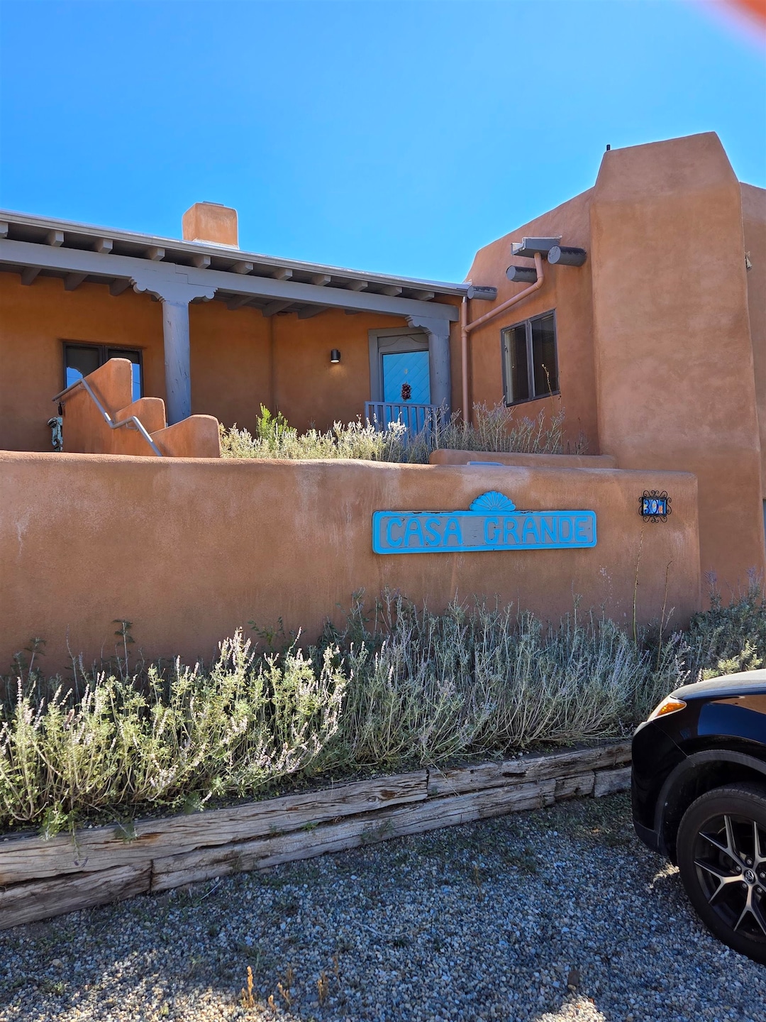 307 Valverde St unit 4, Taos, NM 87571 - photo 1