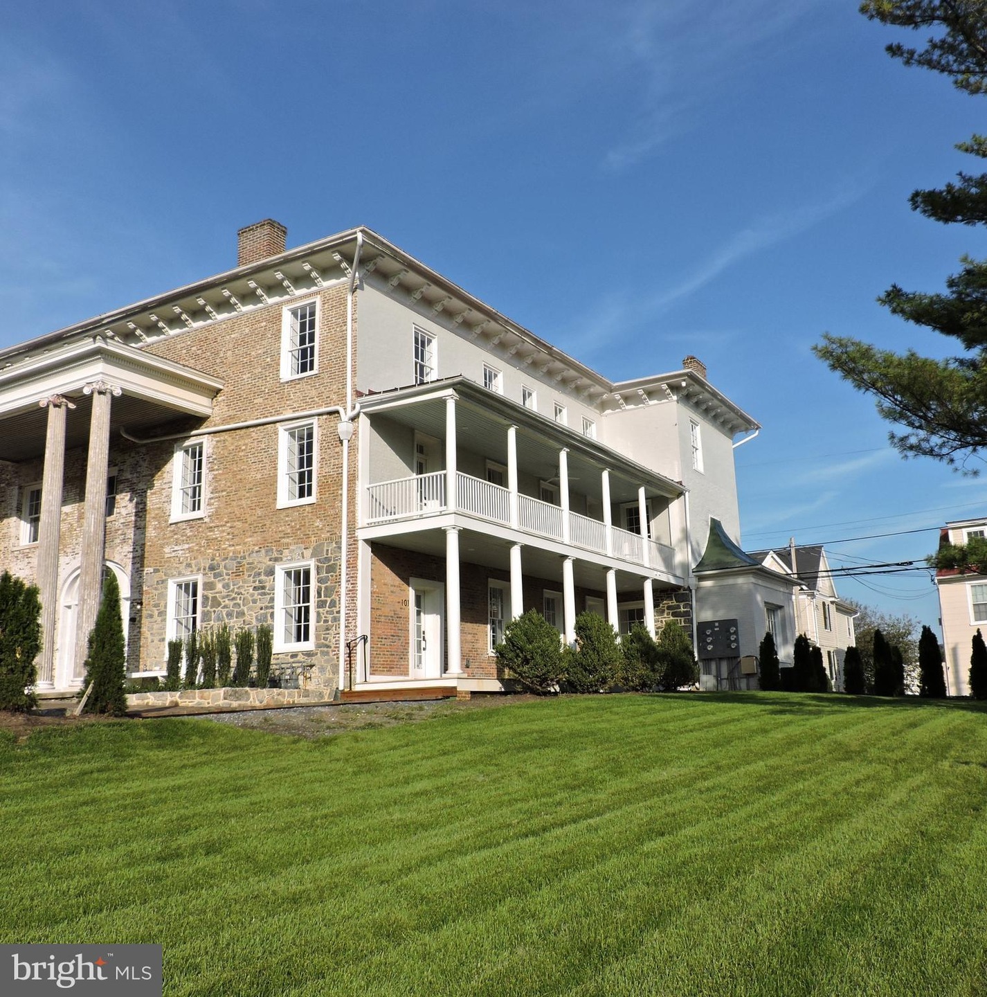 411 N Loudoun St unit 105, Winchester, VA 22601 - photo 1