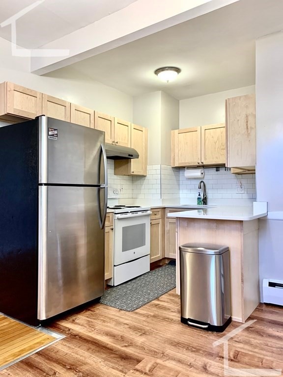 170 Winthrop Rd unit 4, Brookline, MA 02445 - photo 1