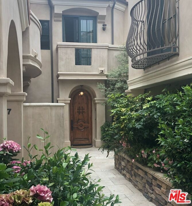 11357 Ovada Place unit 2, Los Angeles, CA 90049 - photo 1