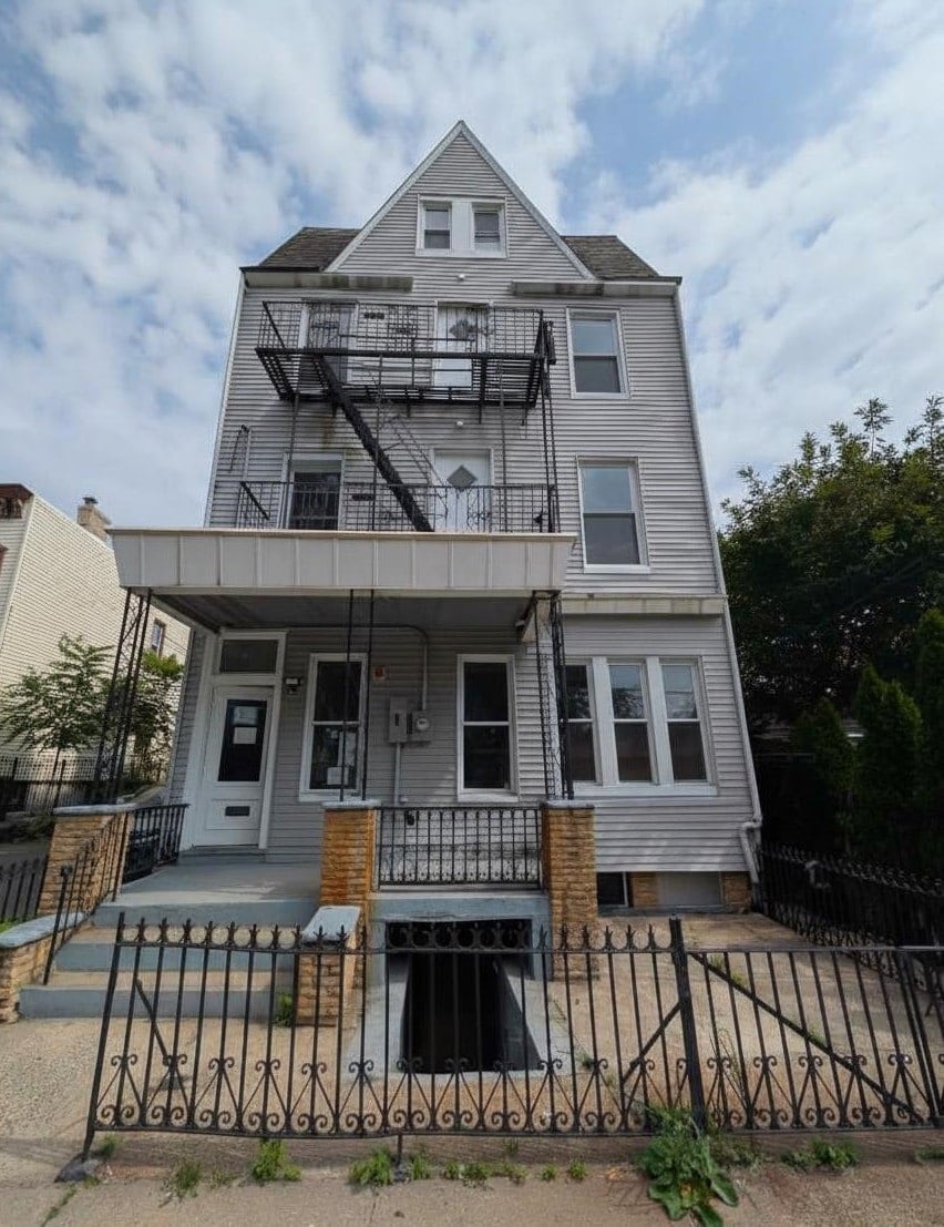 For Rent $1,100/month
