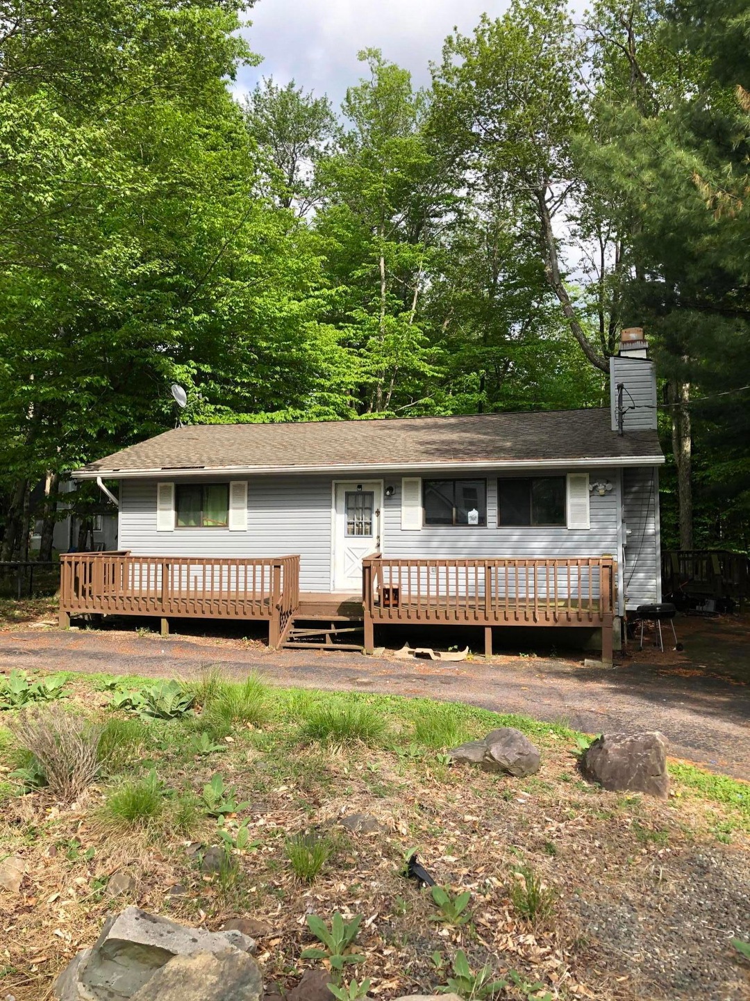 8530 Bumble Bee Way, Tobyhanna, PA 18466 - photo 1