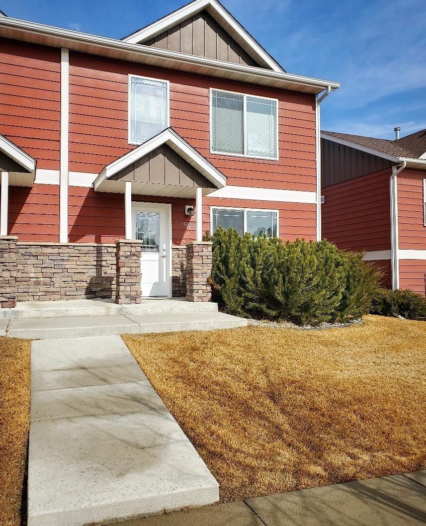 Front Entrance View to Condo