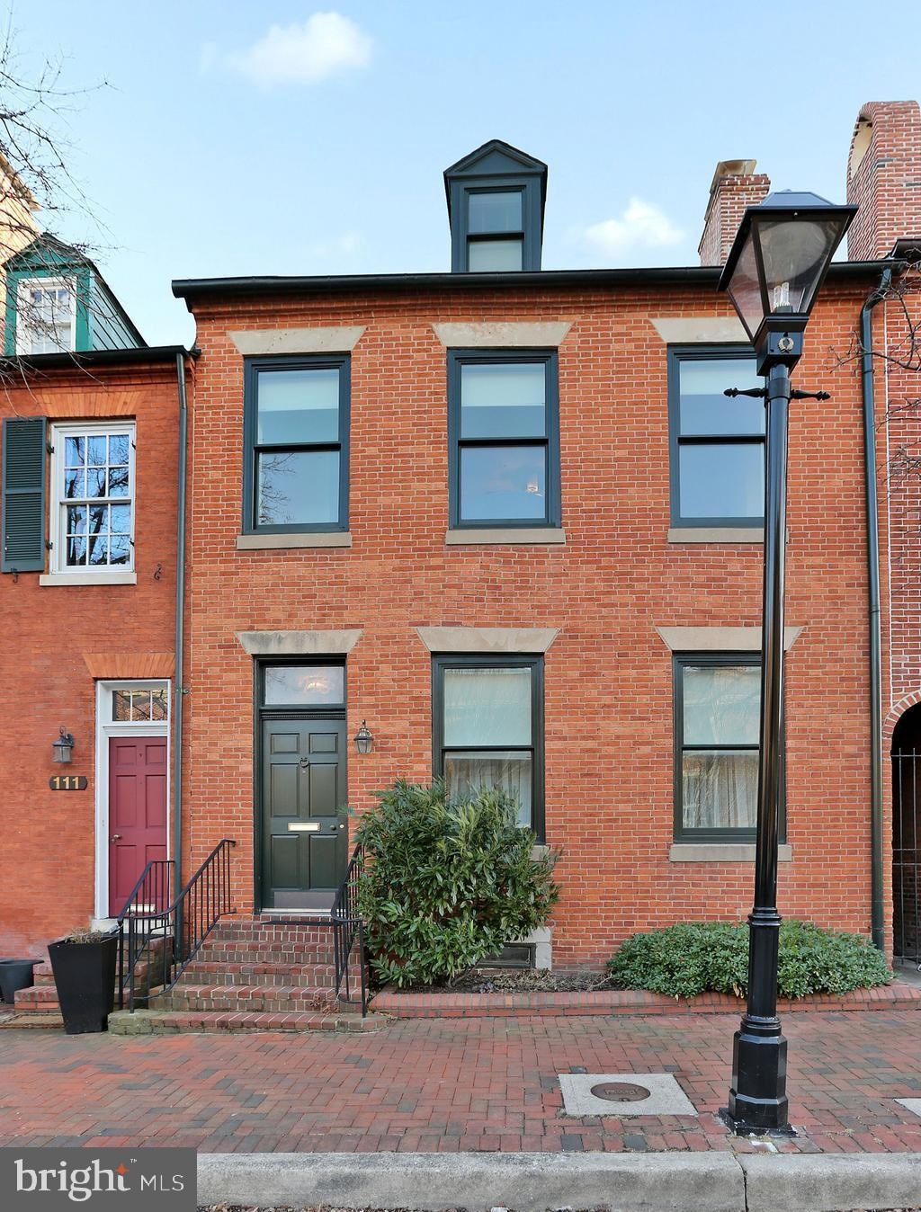 113 W Barre St, Baltimore, MD 21201 - photo 1