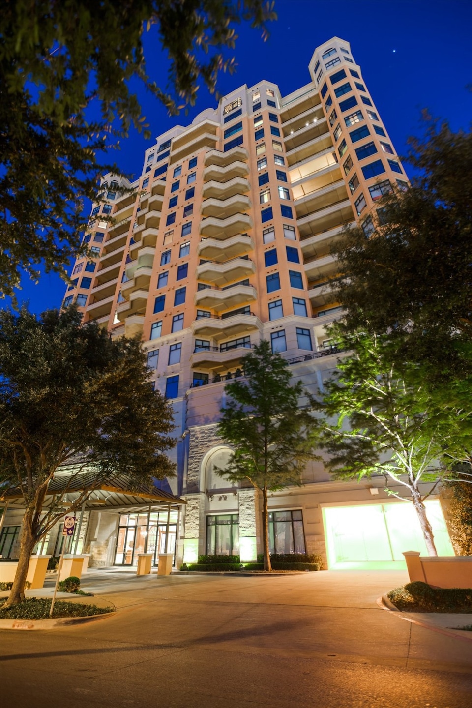 Plaza II at Turtle Creek unit 907, Dallas, TX 75219 - photo 1
