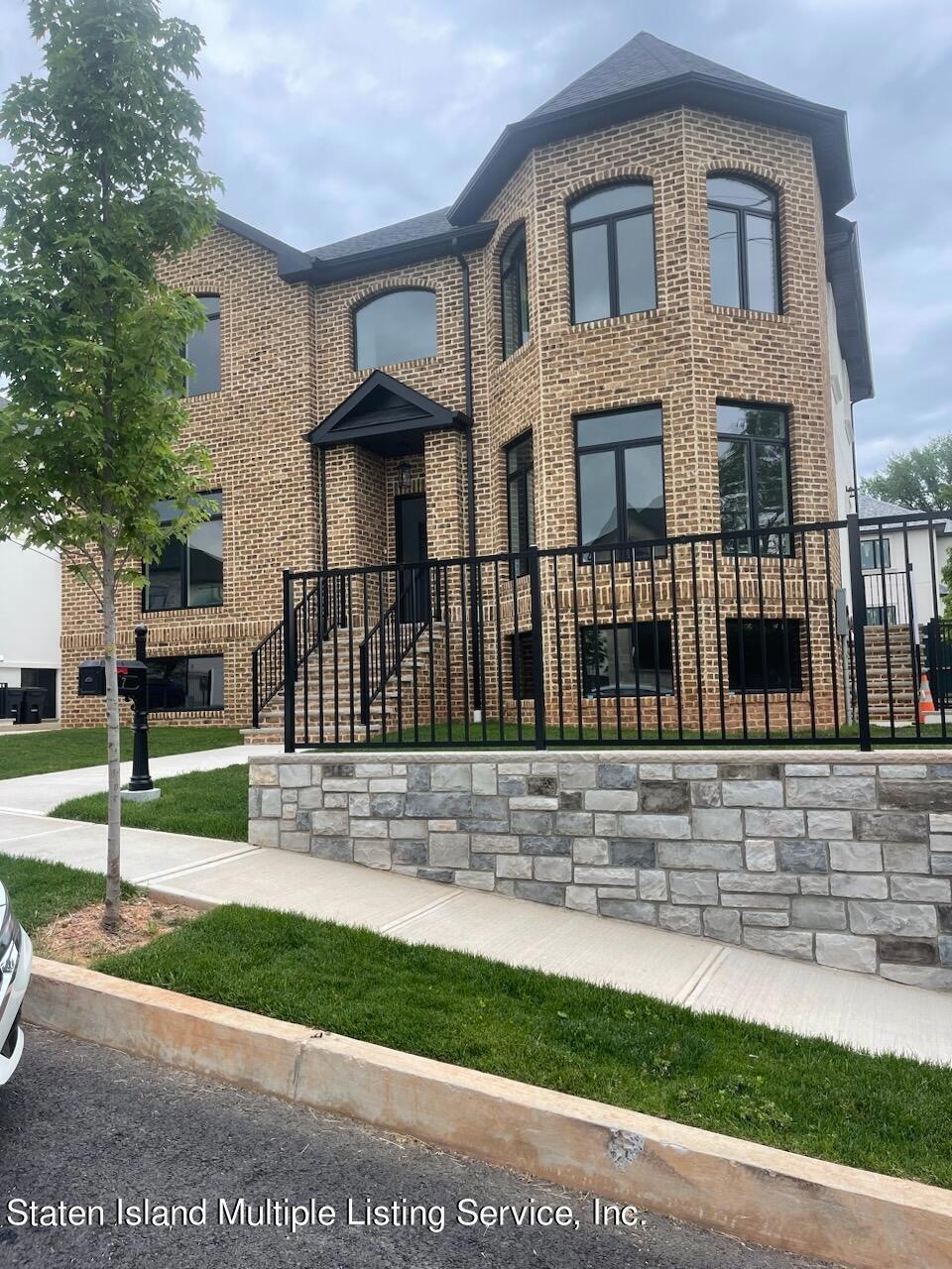 7 Frosinone Ln, Staten Island, NY 10309 - photo 1