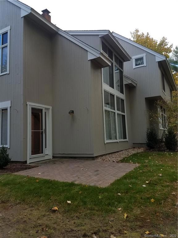 8 Pepperidge Ct unit 8, Simsbury, CT 06070 - photo 1