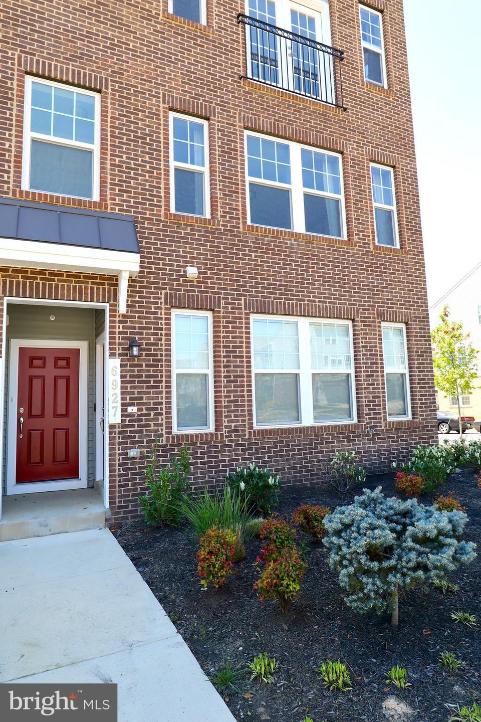 6927 Stoddert Ln, Hyattsville, MD 20785 - photo 1