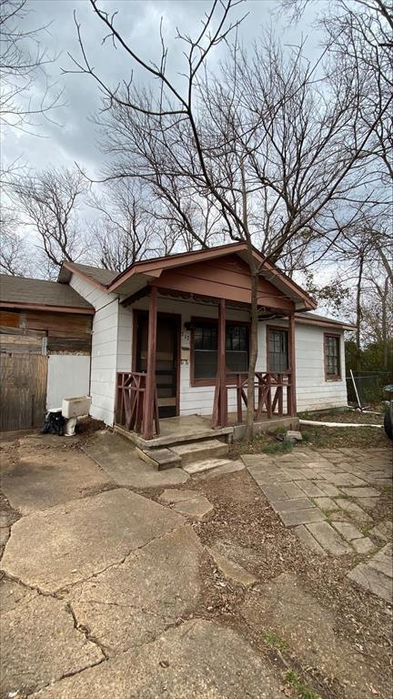 517 E 11th St, Bonham, TX 75418 - photo 1