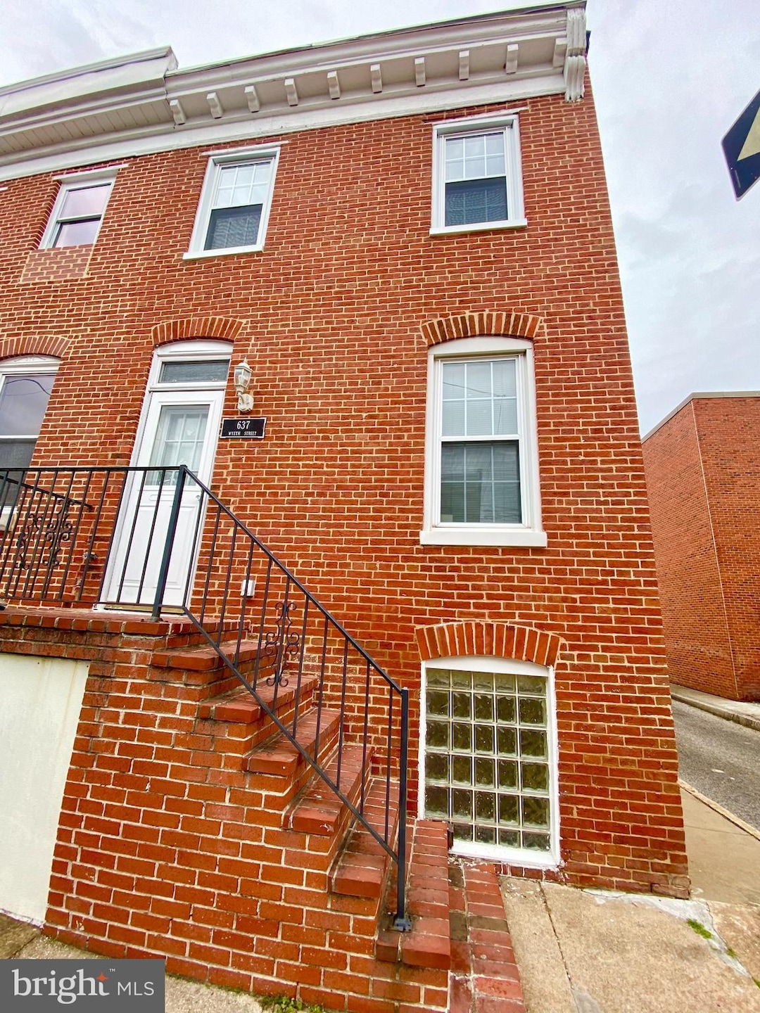 637 Wyeth St, Baltimore, MD 21230 - photo 1