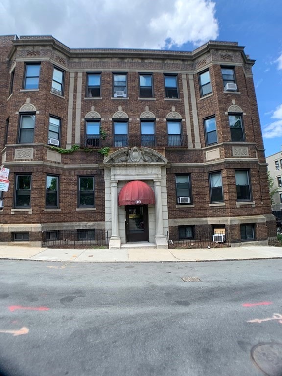 39 Glenville Ave unit 3, Allston, MA 02134 - photo 1