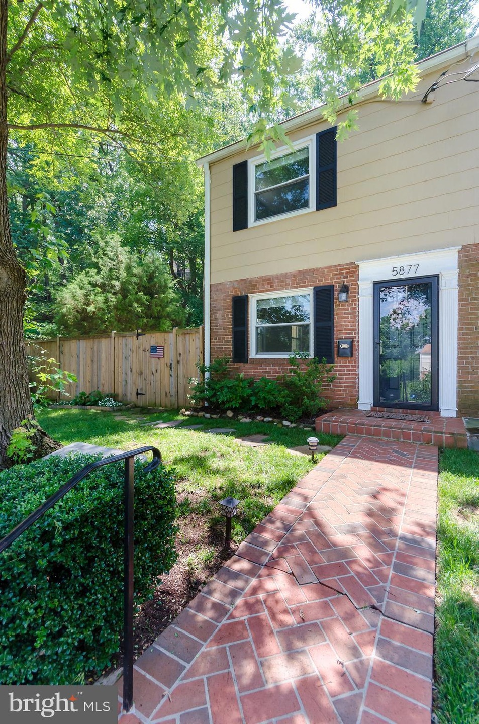 5877 Blaine Dr, Alexandria, VA 22303 - photo 1