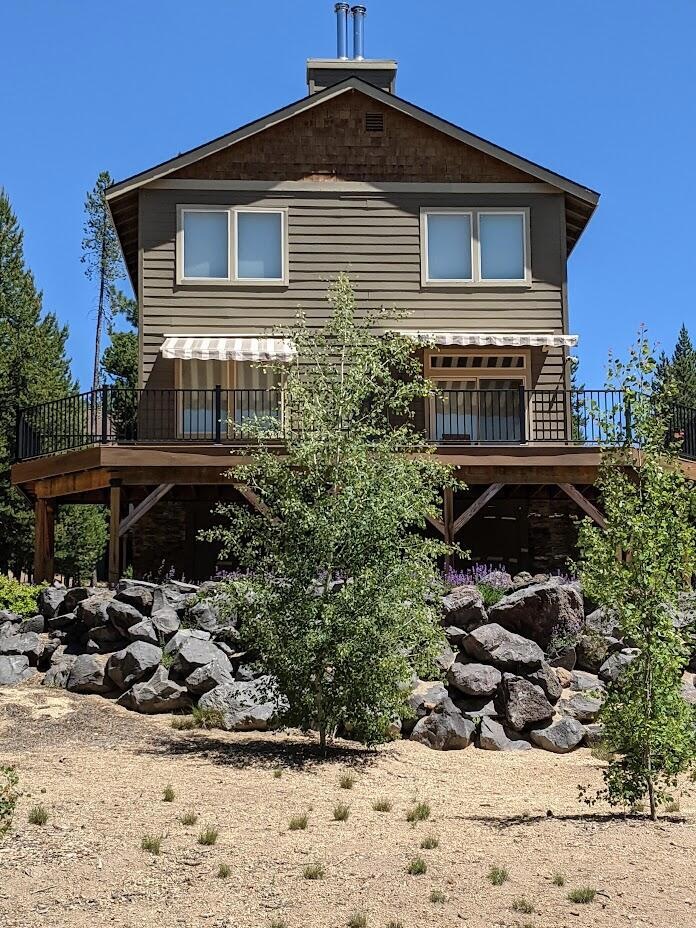 Alpine Breeze back of house