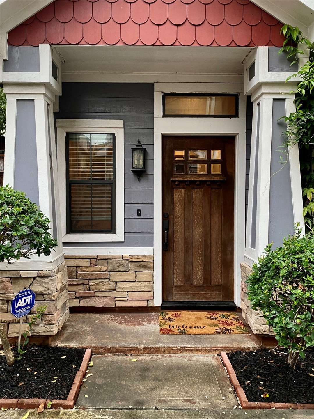 Welcoming - Private Entrance