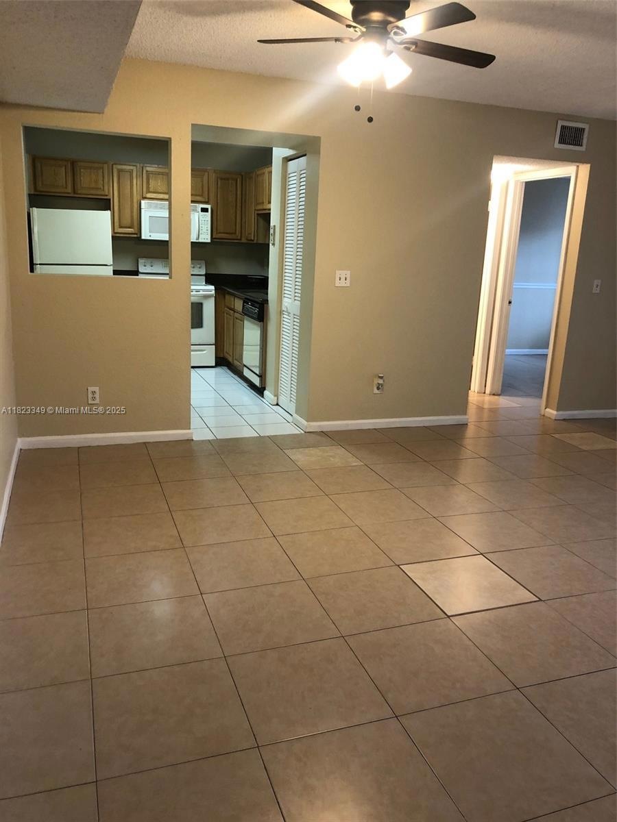 10740 Royal Palm Blvd unit 14, Coral Springs, FL 33065 - photo 1