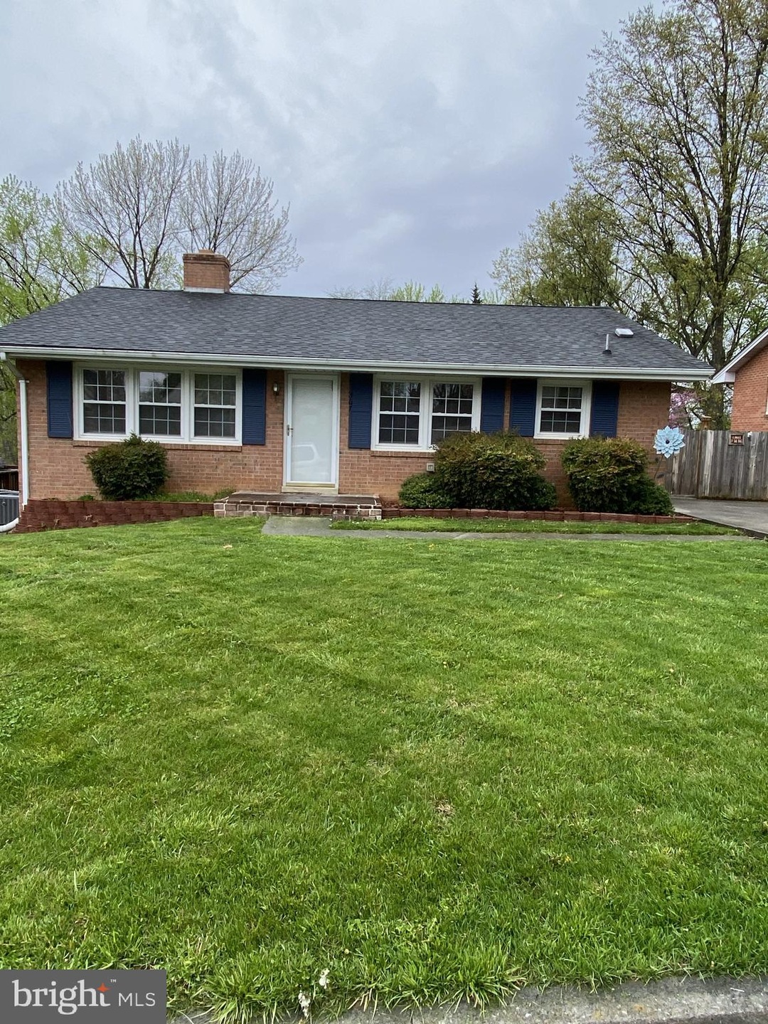 367 W 11th St, Front Royal, VA 22630 - photo 1