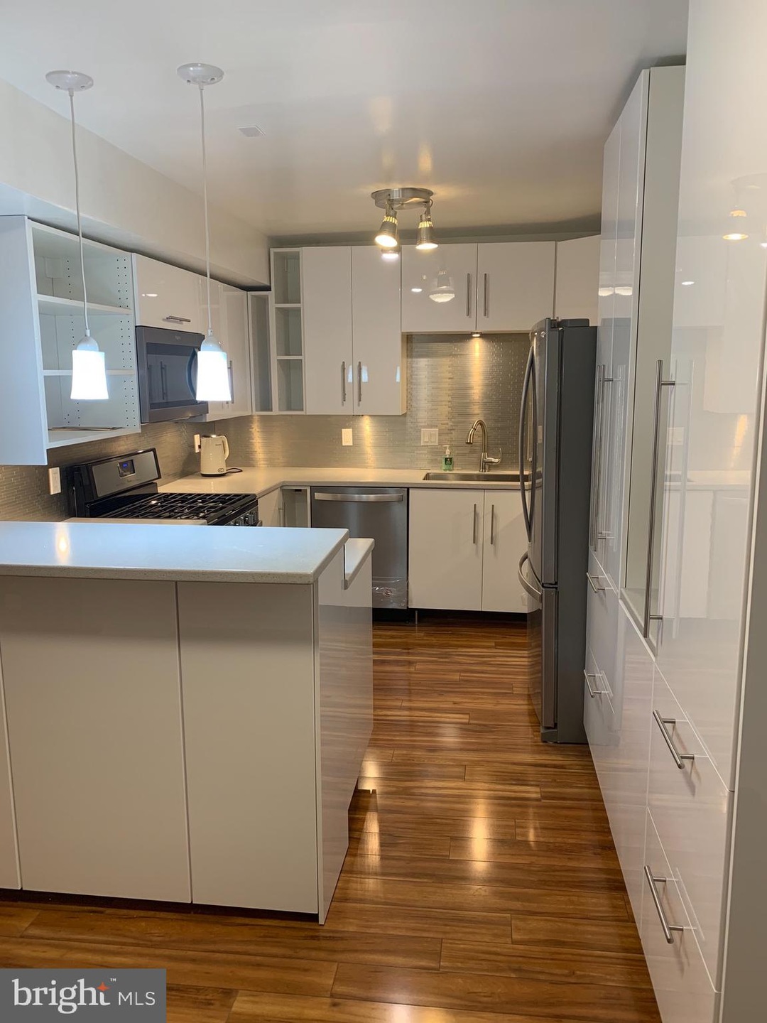 21 Canterbury Square unit 301, Alexandria, VA 22304 - photo 1