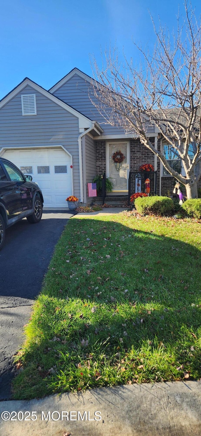 10B Molly Pitcher Ct, Monroe Township, NJ 08831 - photo 1