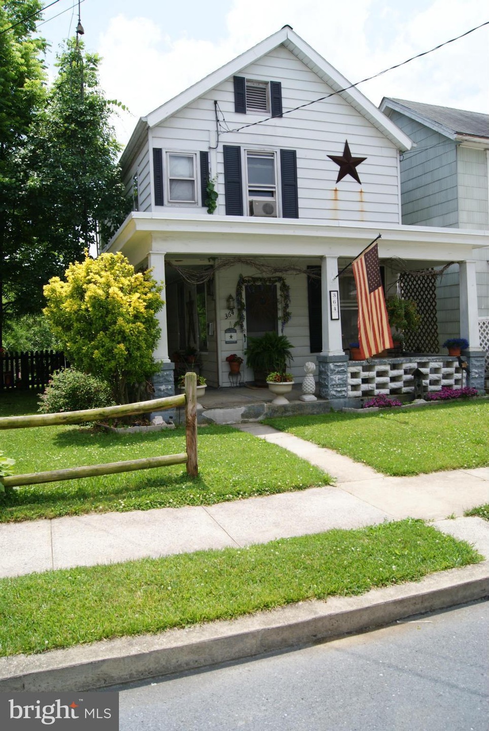 364 W Queen St, Chambersburg, PA 17201 - photo 1