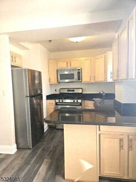 Empire View unit 602, East Orange, NJ 07018 - photo 1