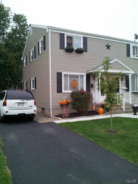 1310 Greenview Dr, Bethlehem, PA 18018 - photo 1