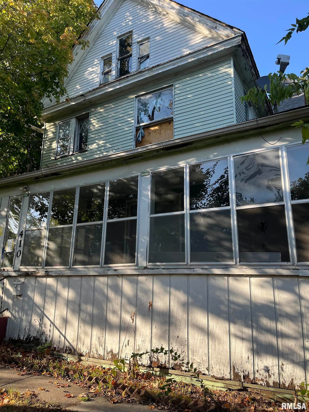 410 W 8th St, Davenport, IA 52803 - photo 1