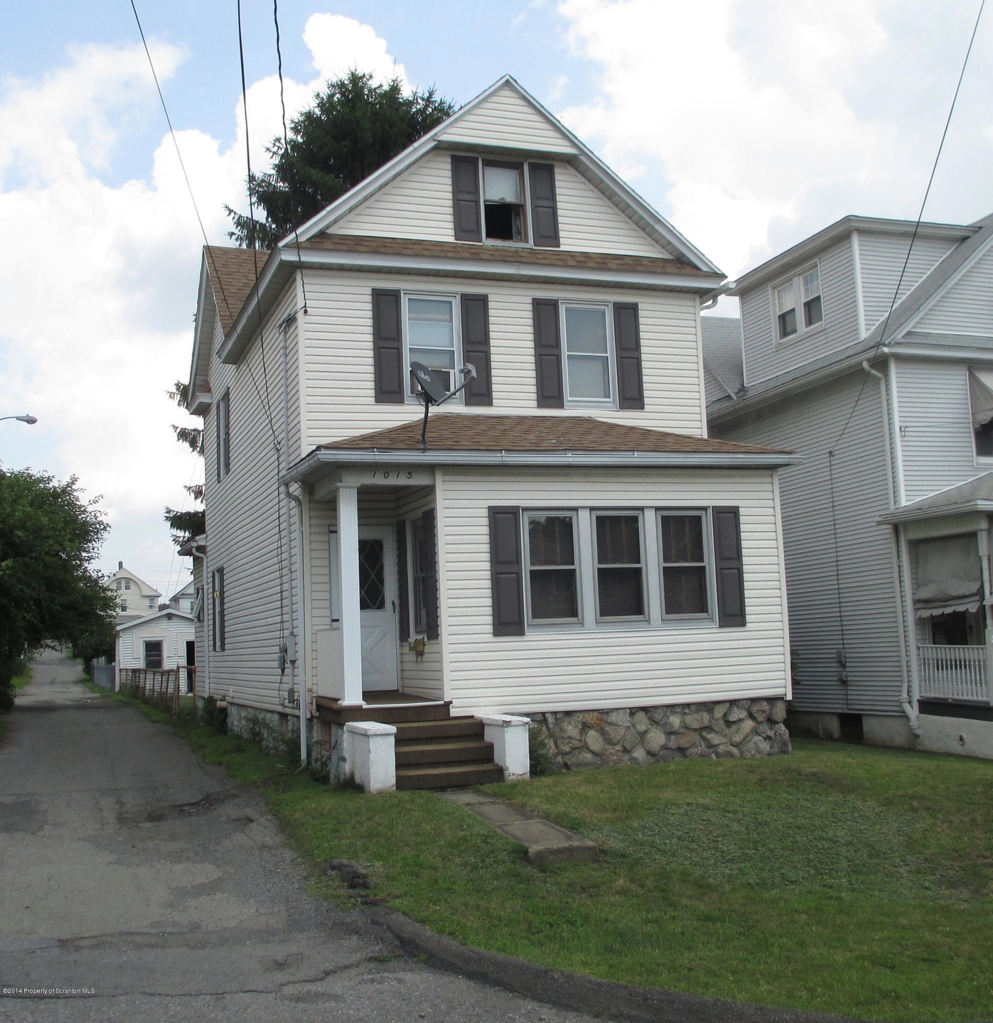 1015 Alder St, Scranton, PA 18505 - photo 1