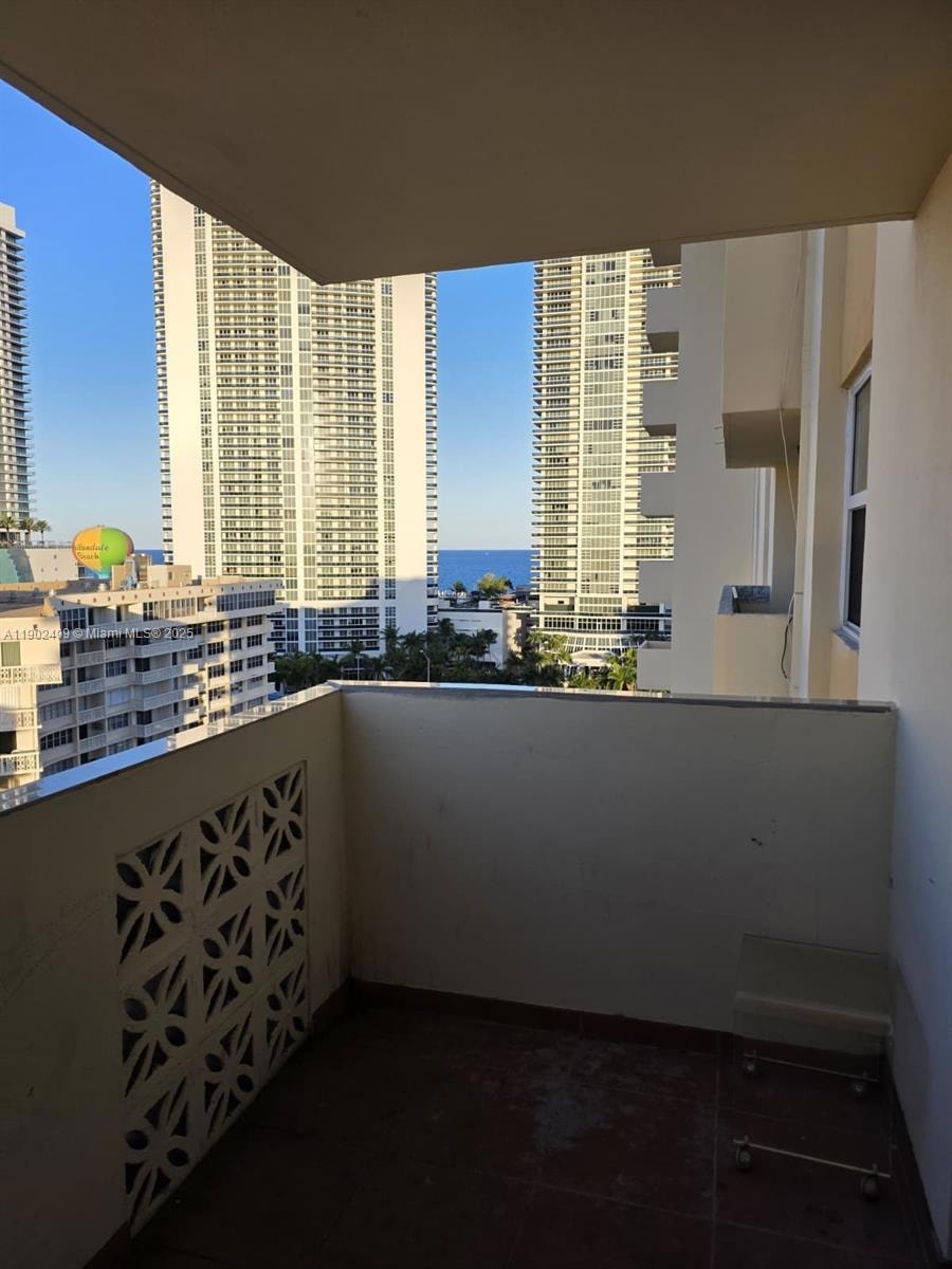 Plaza Towers North unit 1505, Hallandale Beach, FL 33009 - photo 1