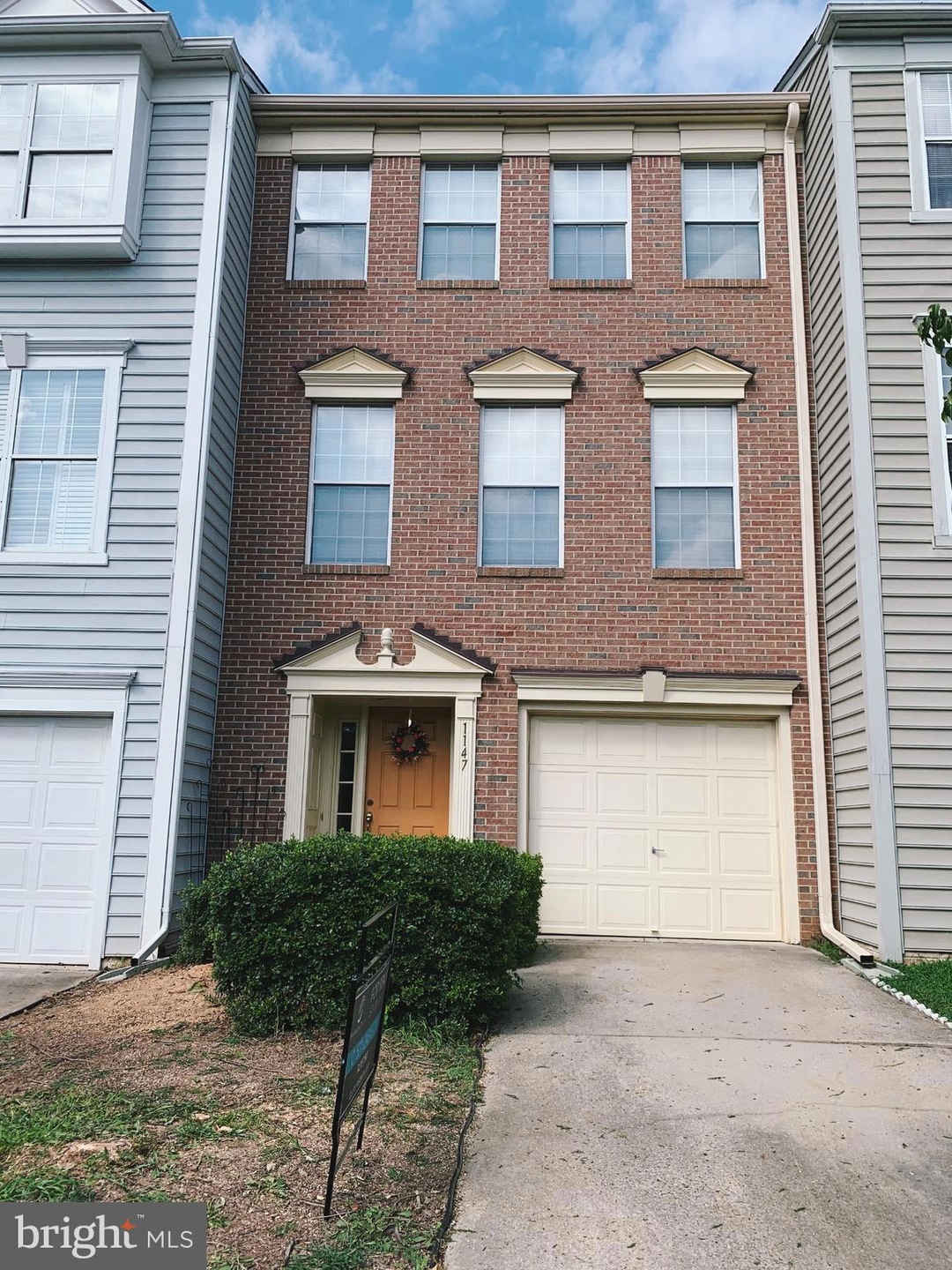 1147 Cypress Tree Place, Herndon, VA 20170 - photo 1