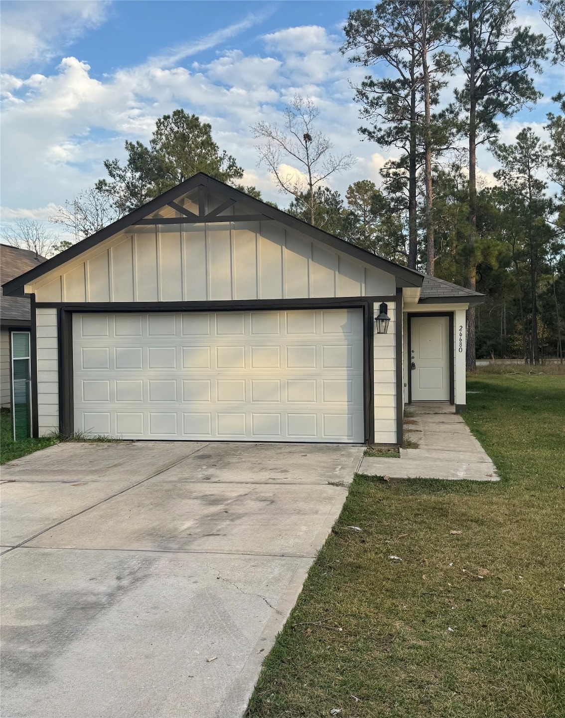 26680 Pools Creek Dr, Huntsville, TX 77320 - photo 1