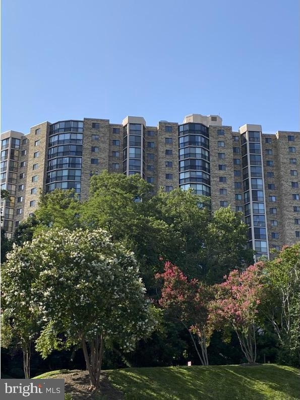 Montebello unit 707, Alexandria, VA 22303 - photo 1