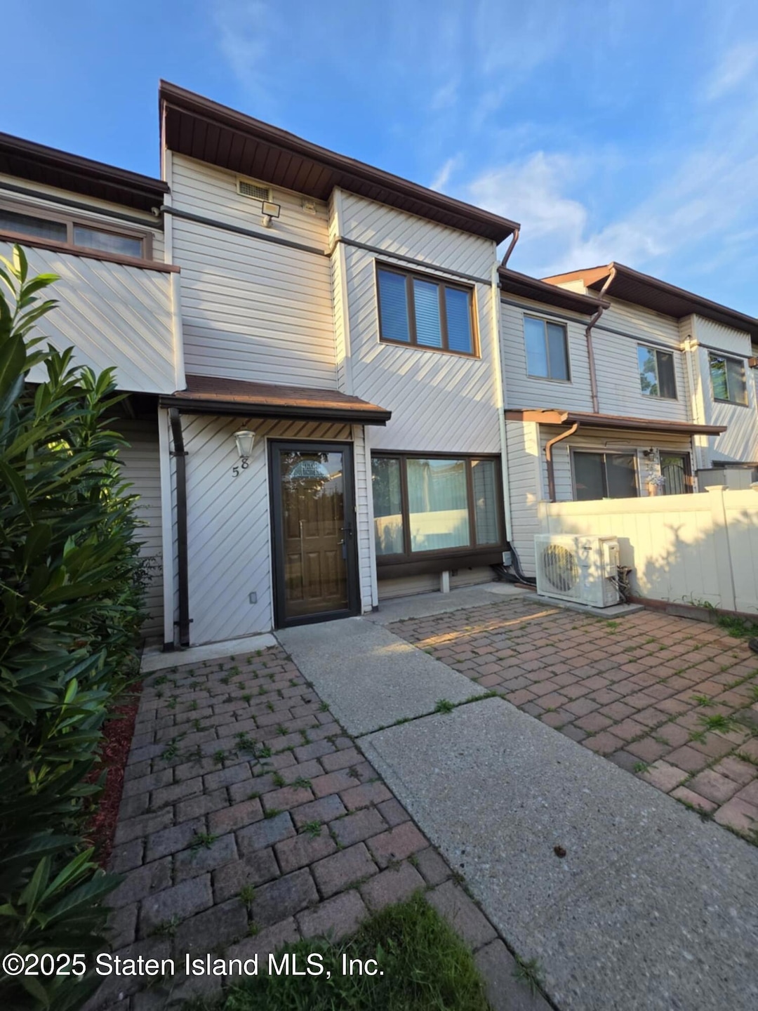 c1763b74-5e82-49f2-8a01-772333364681