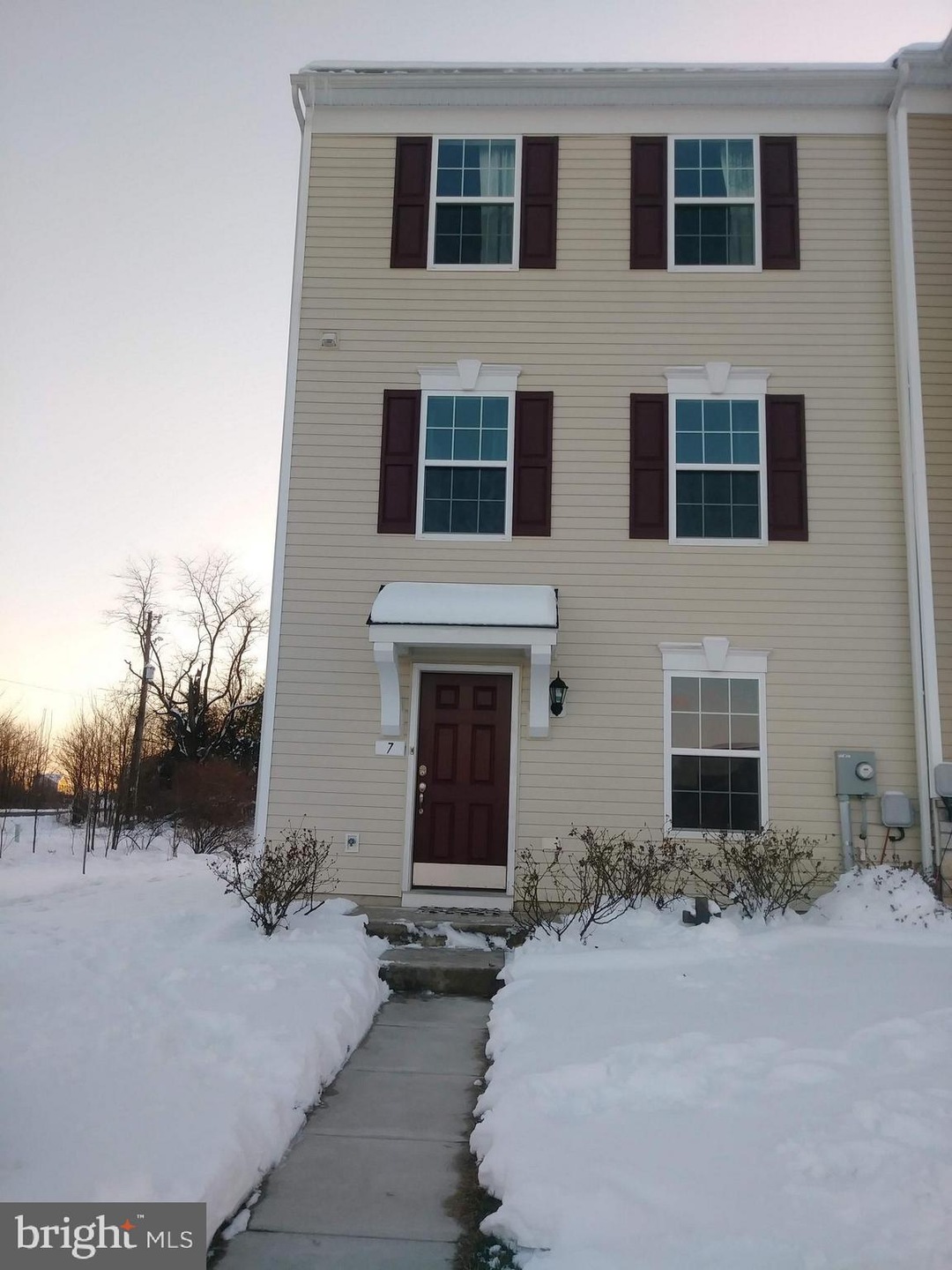 7 Private Ct, Bunker Hill, WV 25413 - photo 1