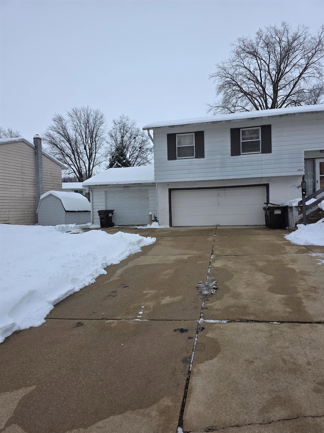 1841 W Revere St, Freeport, IL 61032 - photo 1
