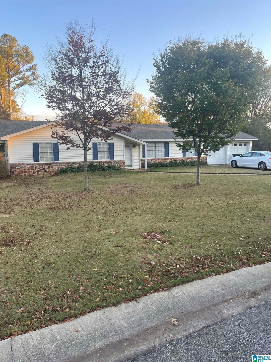 2109 Vicki Dr, Birmingham, AL 35235 - photo 1