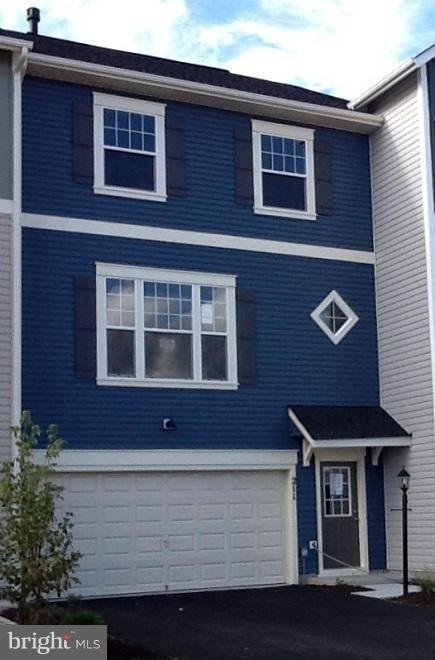 211 Rosebud Ct, Stephenson, VA 22656 - photo 1