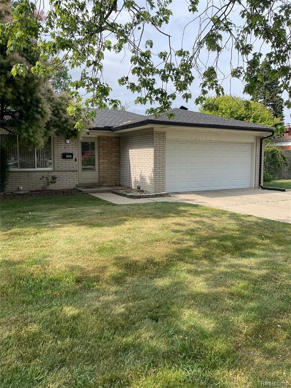 8412 Busch, Center Line, MI 48015 - photo 1